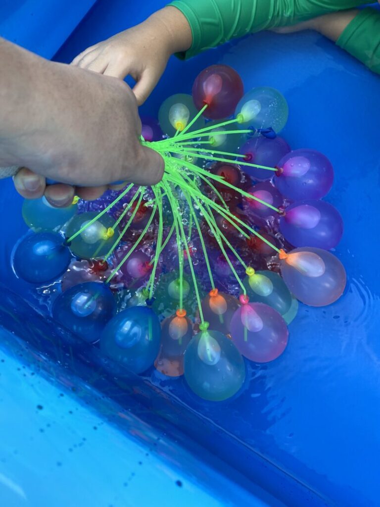 お家時間 一気に水風船が作れるアイデア品を使ってみた 夏 賢いサラリーマン生活 お家時間 一気に水風船が作れるアイデア品を使ってみた 夏 賢いサラリーマン生活
